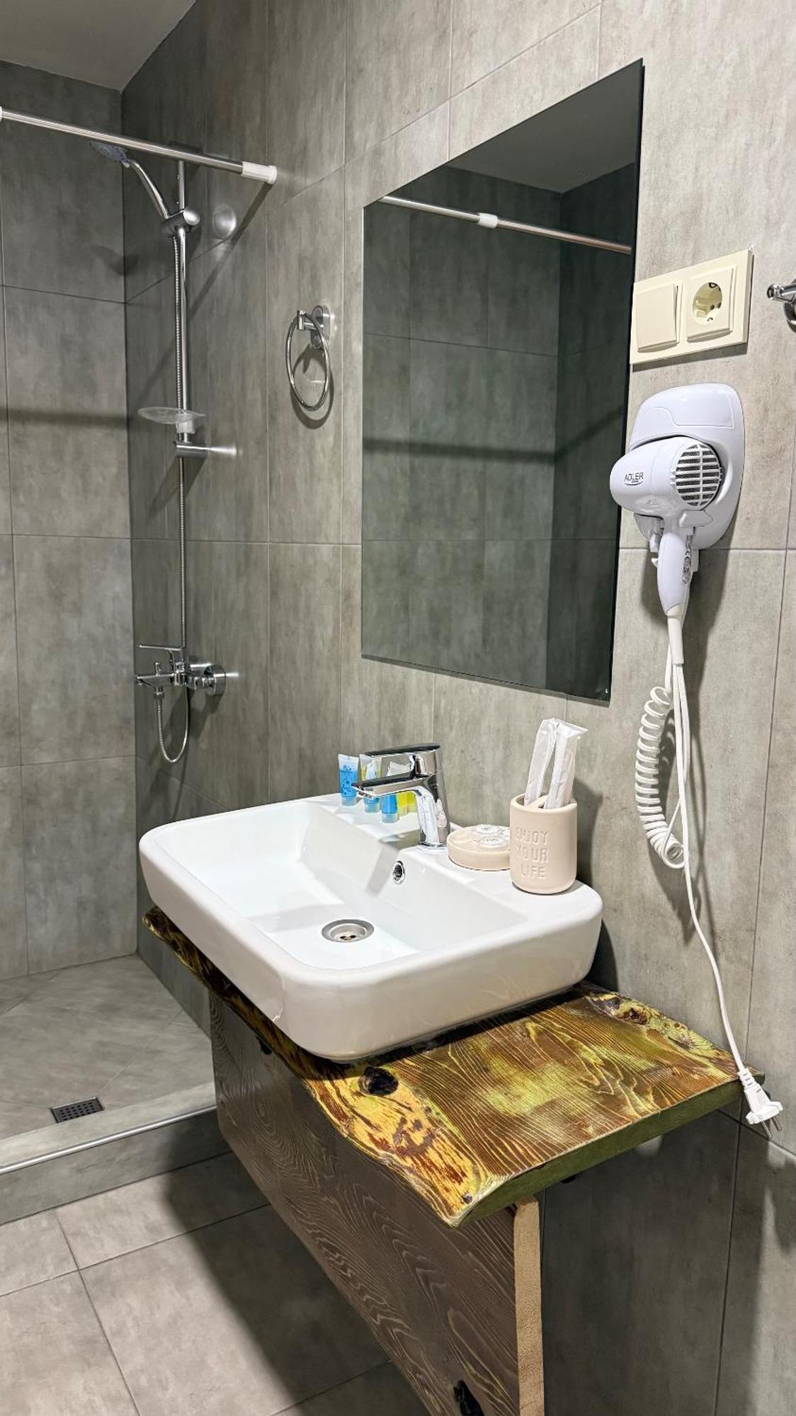 Hotel Ailama メスティア エクステリア 写真