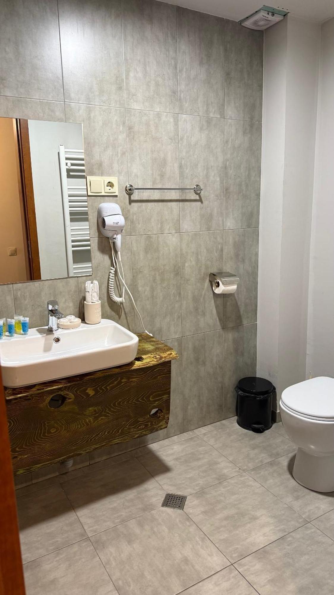 Hotel Ailama メスティア エクステリア 写真